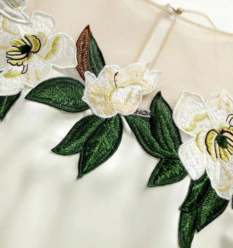Floral Lace Chiffon Blouse | White | Size M | 100% Polyester 7