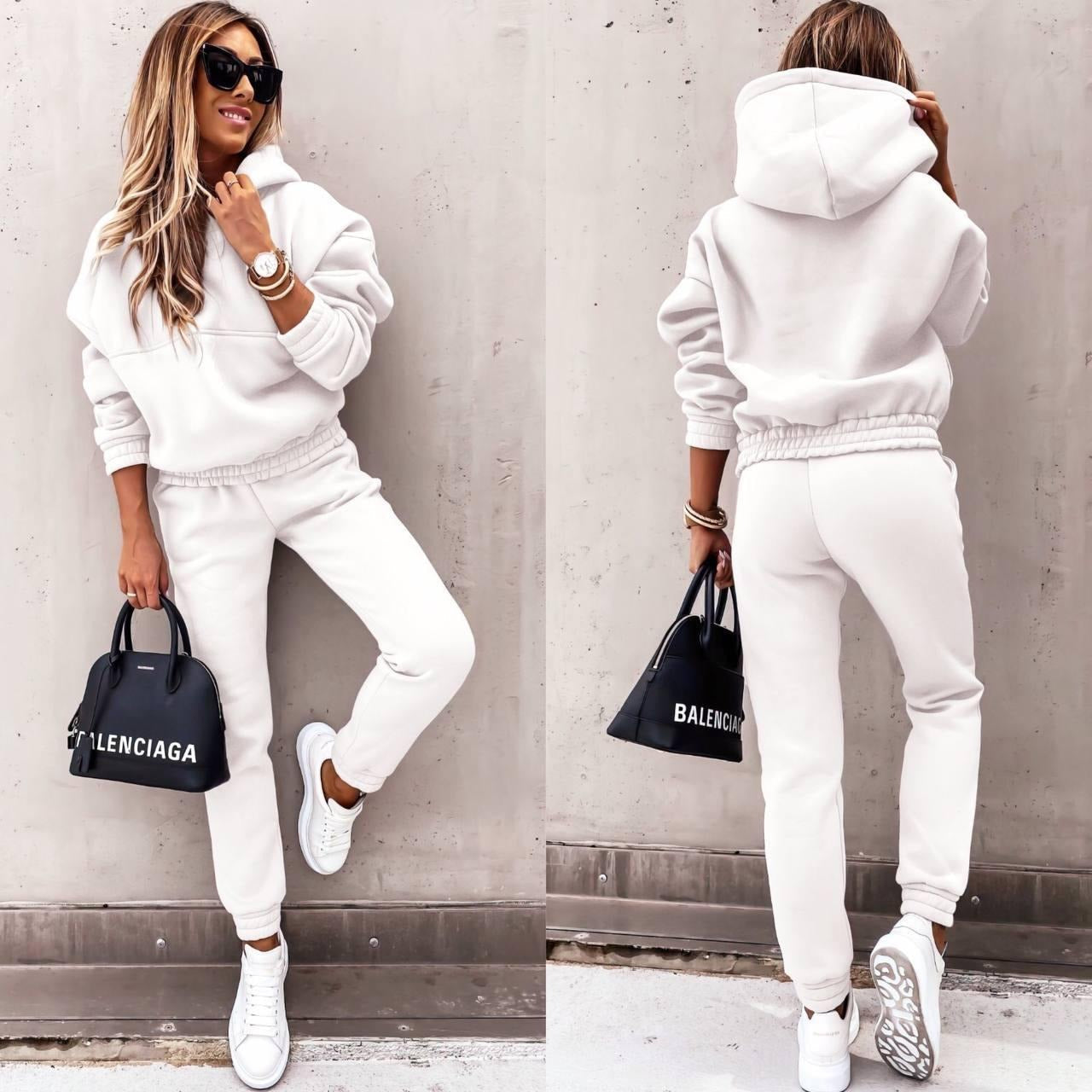 Livia | Two-Piece Sweatshirt and Joggers Set 2