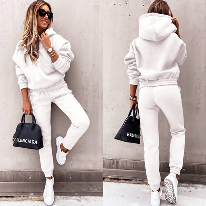 Livia | Two-Piece Sweatshirt and Joggers Set 2