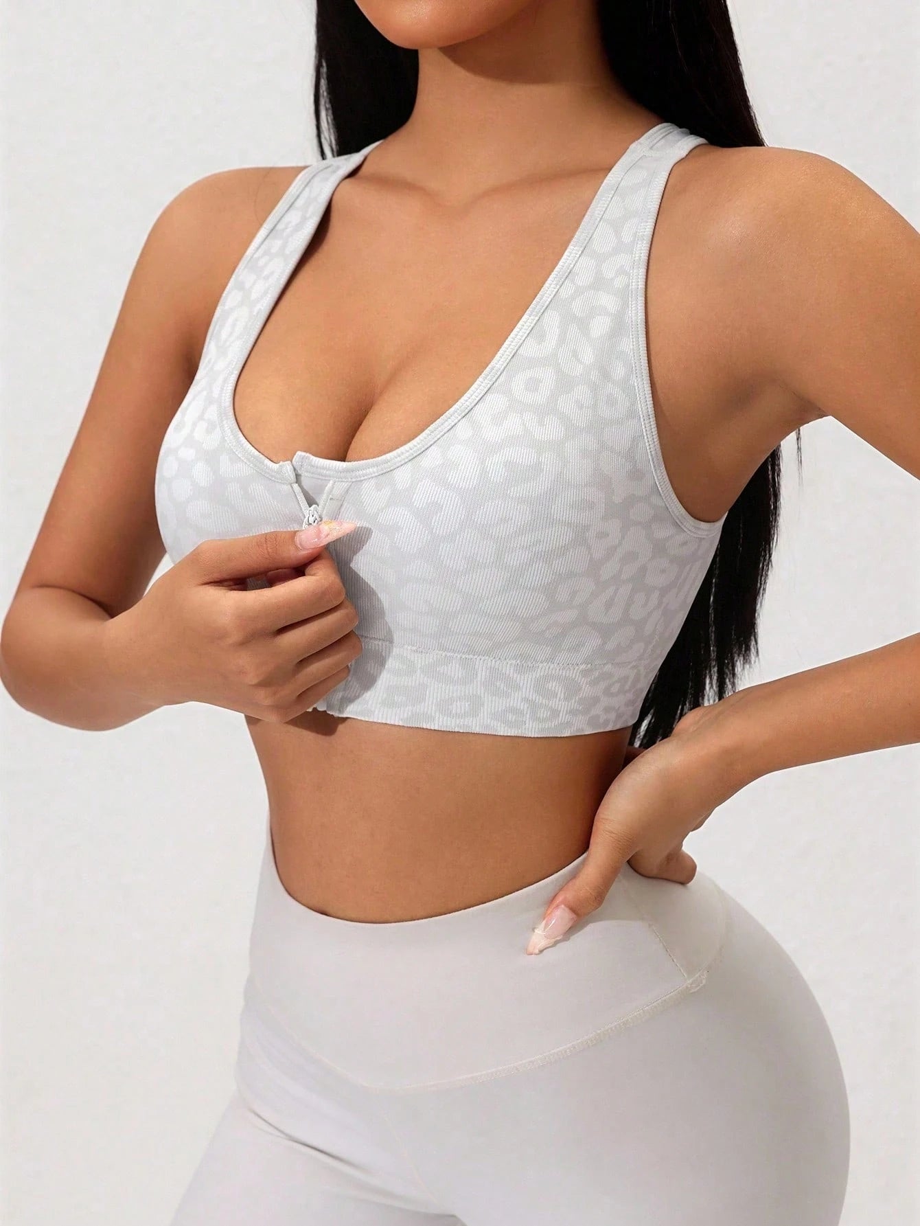 Sports Bra Leopard Print Size S-XL Polyamide Blend 2